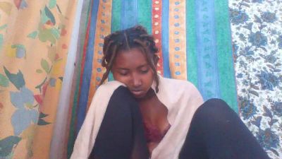 chaniah4 live cam on Cam4
