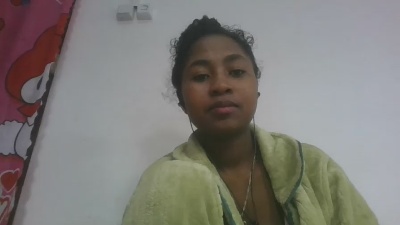 chantale7 live cam on Cam4