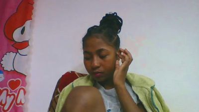 chantale7 live cam on Cam4