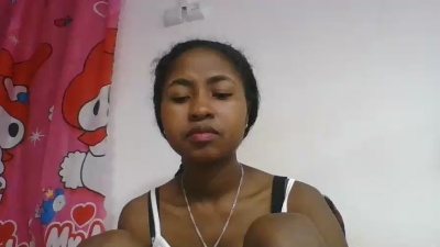 chantale7 live cam on Cam4