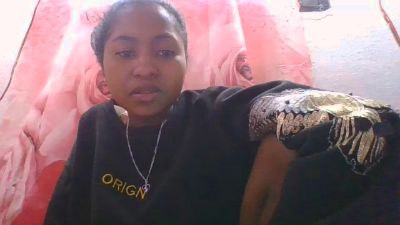chantale7 live cam on Cam4