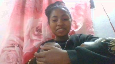 chantale7 live cam on Cam4