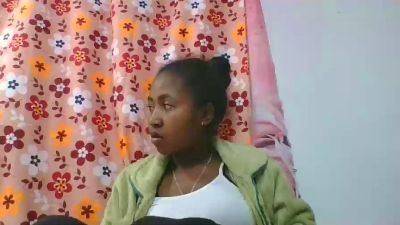 chantale7 live cam on Cam4