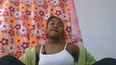 chantale7 live cam on Cam4