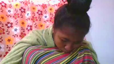 chantale7 live cam on Cam4