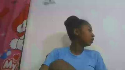 chantale7 live cam on Cam4