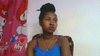 chantale7 live cam on Cam4