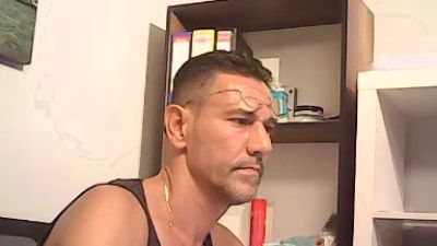 charisma_m35 live cam on Cam4