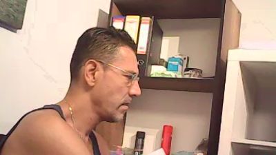 charisma_m35 live cam on Cam4