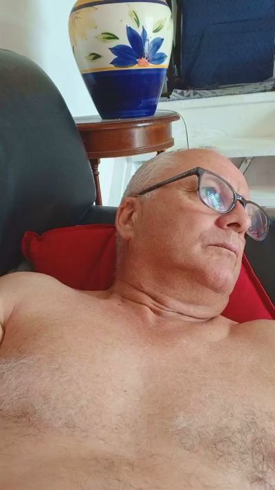 charlemagne186 live cam on Cam4
