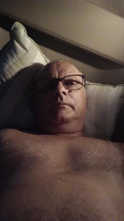 charlemagne18 live cam on Cam4