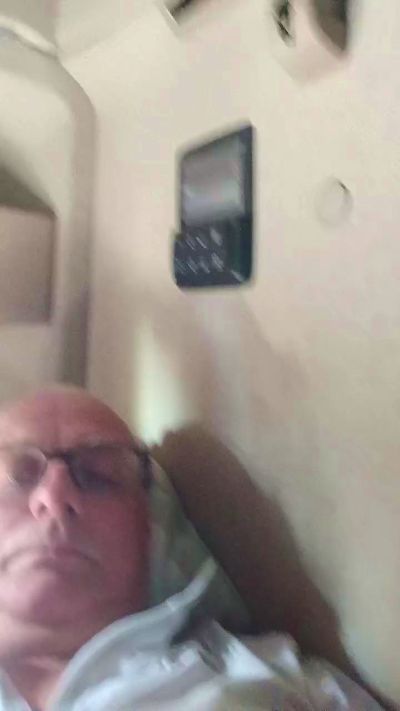 charlemagne18 live cam on Cam4