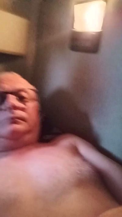 charlemagne18 live cam on Cam4