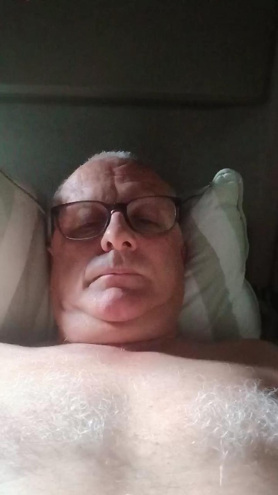 charlemagne18 live cam on Cam4