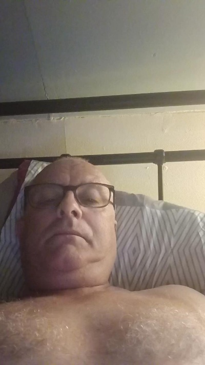 charlemagne18 live cam on Cam4