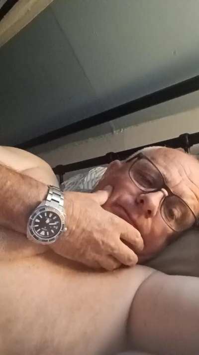 charlemagne18 live cam on Cam4