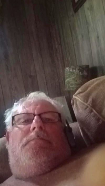 charles771969g1 live cam on Cam4