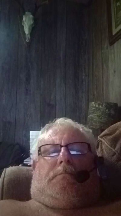 charles771969g1 live cam on Cam4