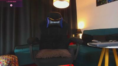 charliebigx1 live cam on Cam4