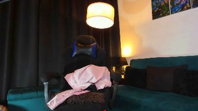 charliebigx1 live cam on Cam4