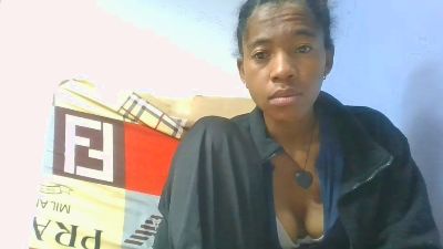 charlinah live cam on Cam4