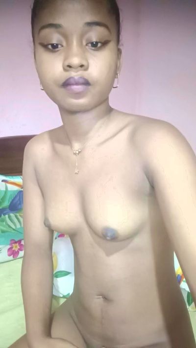 charlne_fun live cam on Cam4