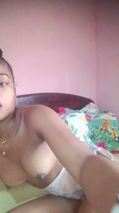 charlne_fun live cam on Cam4