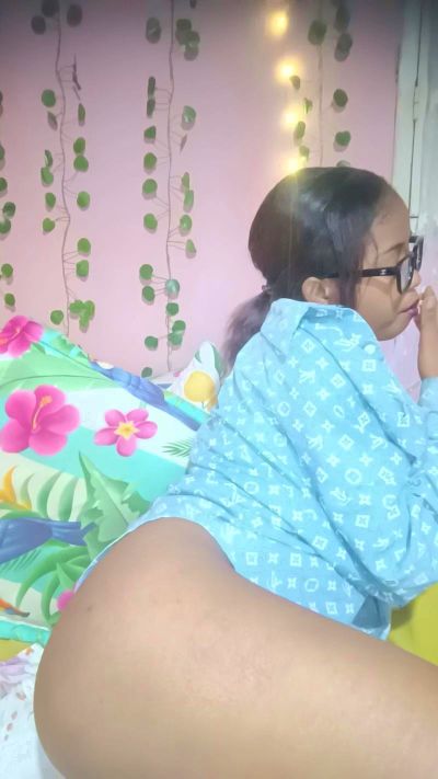 charlne_fun live cam on Cam4