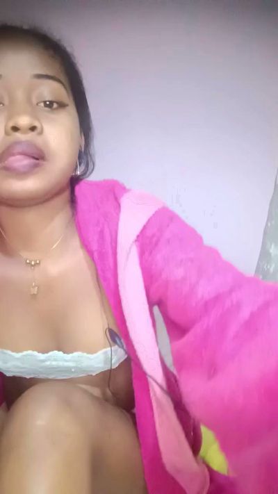 charlne_fun live cam on Cam4