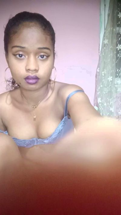 charlne_fun live cam on Cam4