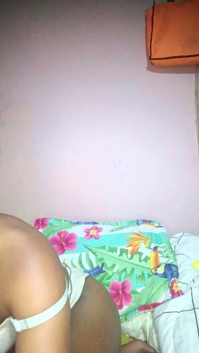 charlne_fun live cam on Cam4