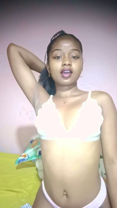 charlne_fun live cam on Cam4