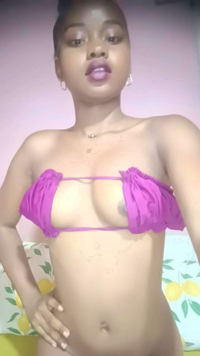 charlne_fun live cam on Cam4