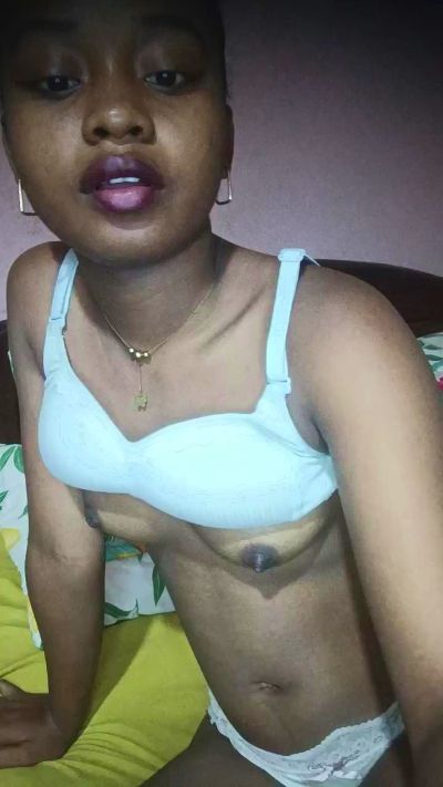 charlne_fun live cam on Cam4