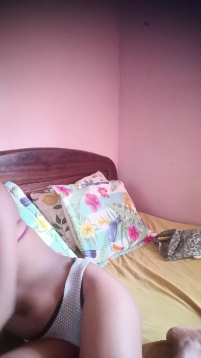 charlne_fun live cam on Cam4