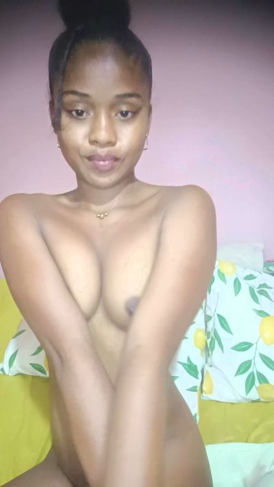 charlne_fun live cam on Cam4