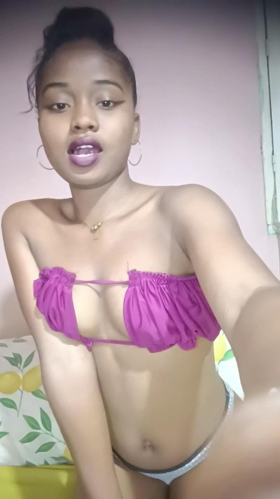 charlne_fun live cam on Cam4