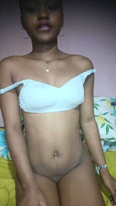 charlne_fun live cam on Cam4