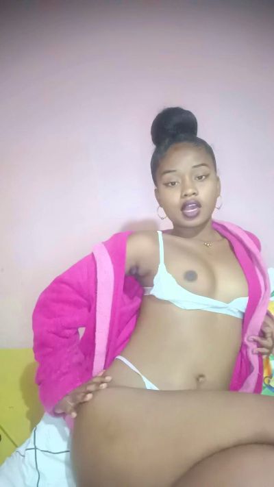 charlne_fun live cam on Cam4