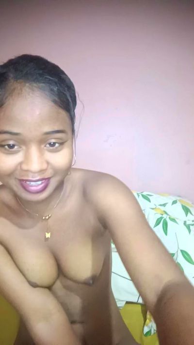 charlne_fun live cam on Cam4