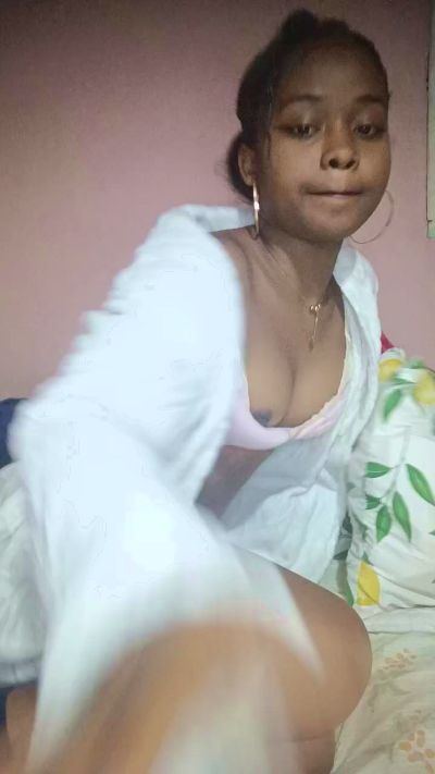 charlne_fun live cam on Cam4