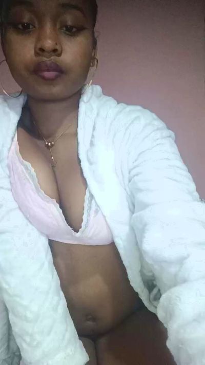 charlne_fun live cam on Cam4