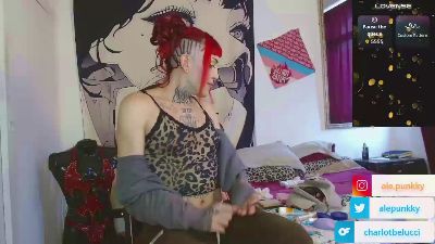 charlotbelucci_ live cam on Cam4