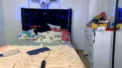 charlotte_218 live cam on Cam4
