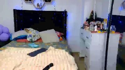 charlotte_218 live cam on Cam4