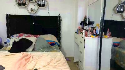 charlotte_218 live cam on Cam4