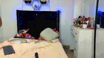 charlotte_218 live cam on Cam4