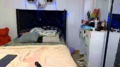 charlotte_218 live cam on Cam4