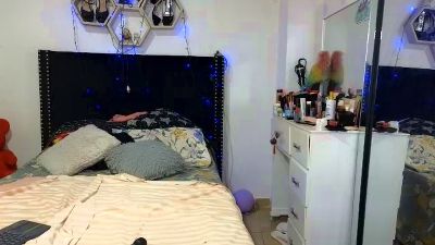 charlotte_218 live cam on Cam4