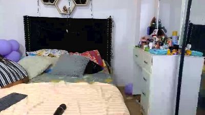 charlotte_218 live cam on Cam4